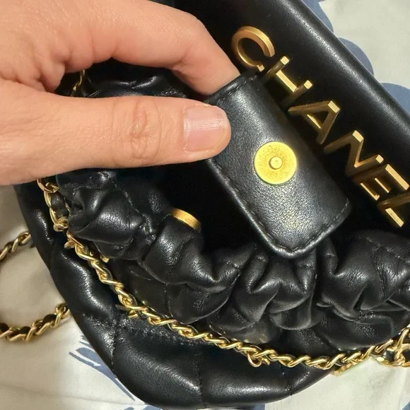 GWP CC Black Quilted Vegan Leather Drawstring Crossbody with Gold Chain and Logo - Picture 6 of 8
